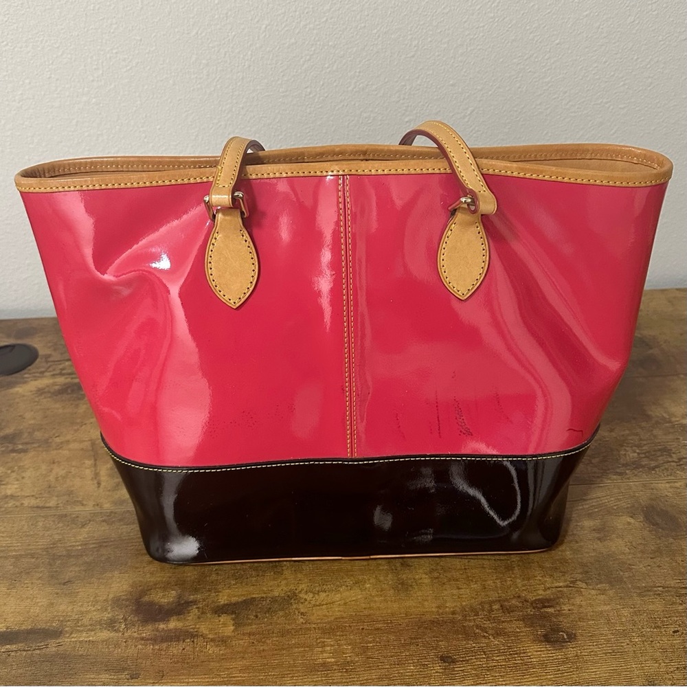 Dooney & Bourke Pink and Black Tote with Elegant Design - Picture 3 of 17